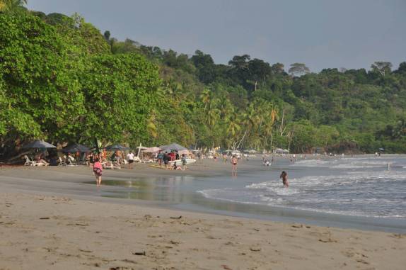 Uma das praias de Manuel Antonio, no litoral do Oceano Pacífico, na Costa Rica